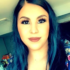 Meet your Posher, Esmeralda